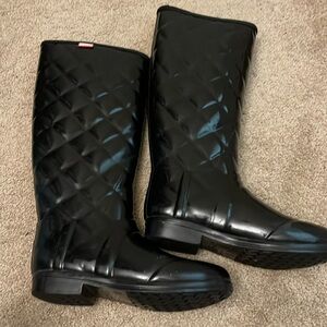 Black quilted Hunter rain boots size 7